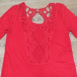 Red Laced-back Hi-lo Top